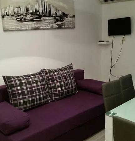 Nona Ii Apartment *