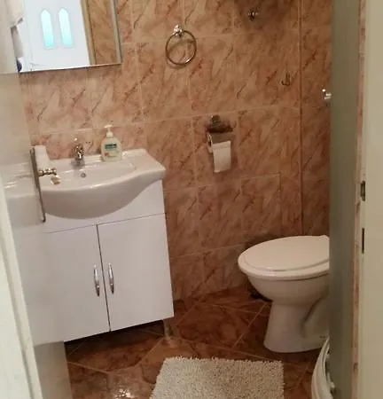 Nona Ii Apartman *