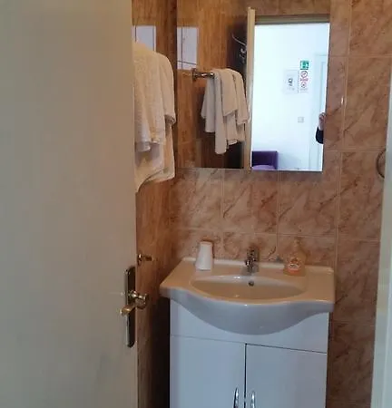 Nona Ii Apartman *