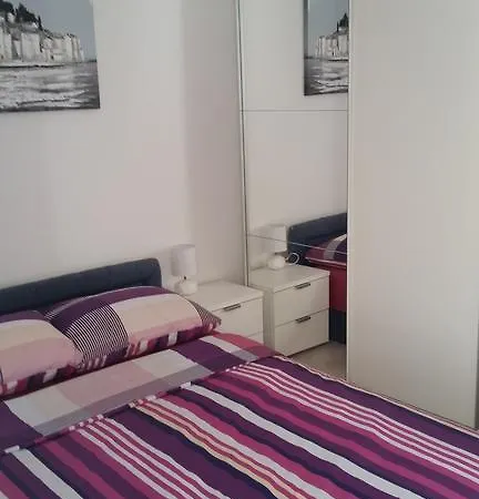 Nona Ii Apartman *